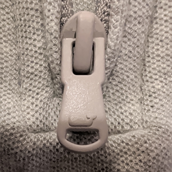 Vineyard Vines Light Gray Zip-Up - Picture 4 of 8